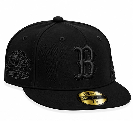 Gorra Boston All Black Cerrada talla 7 1/8 New Era 1.1